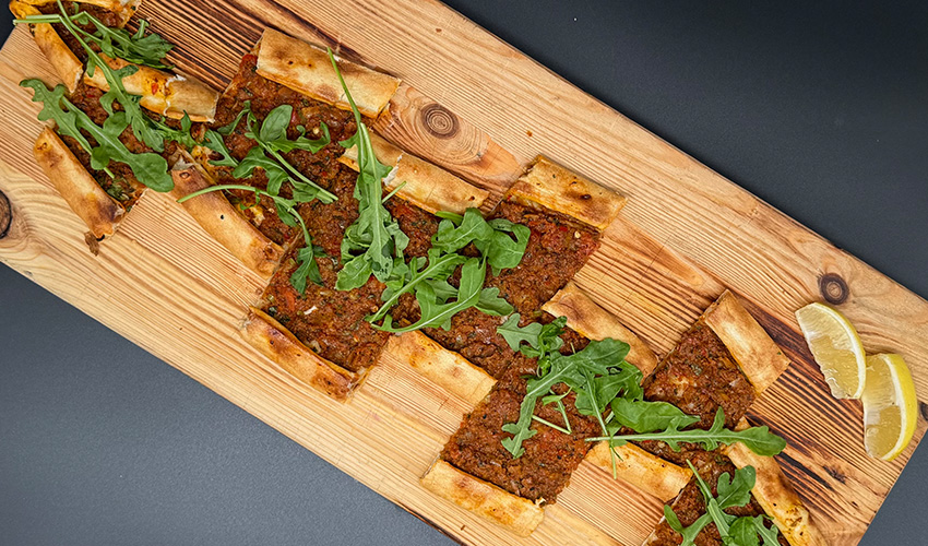 Pide mit Hackfleisch